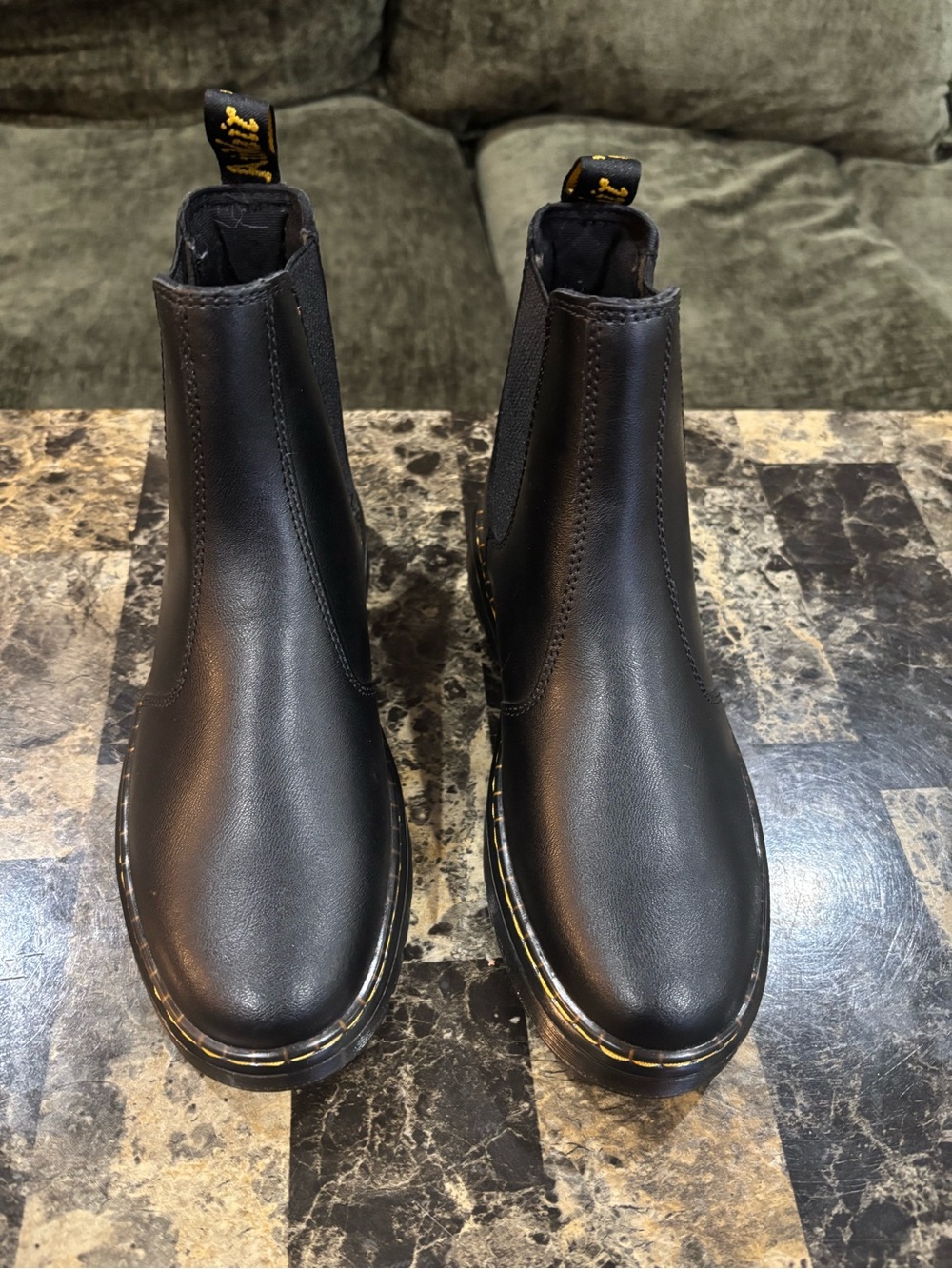 Dr. Martens Dorrian Chelsea Boots Womens 7 - Mens 6 Leather BRAND NEW NEVER WORN - Picture 2 of 7